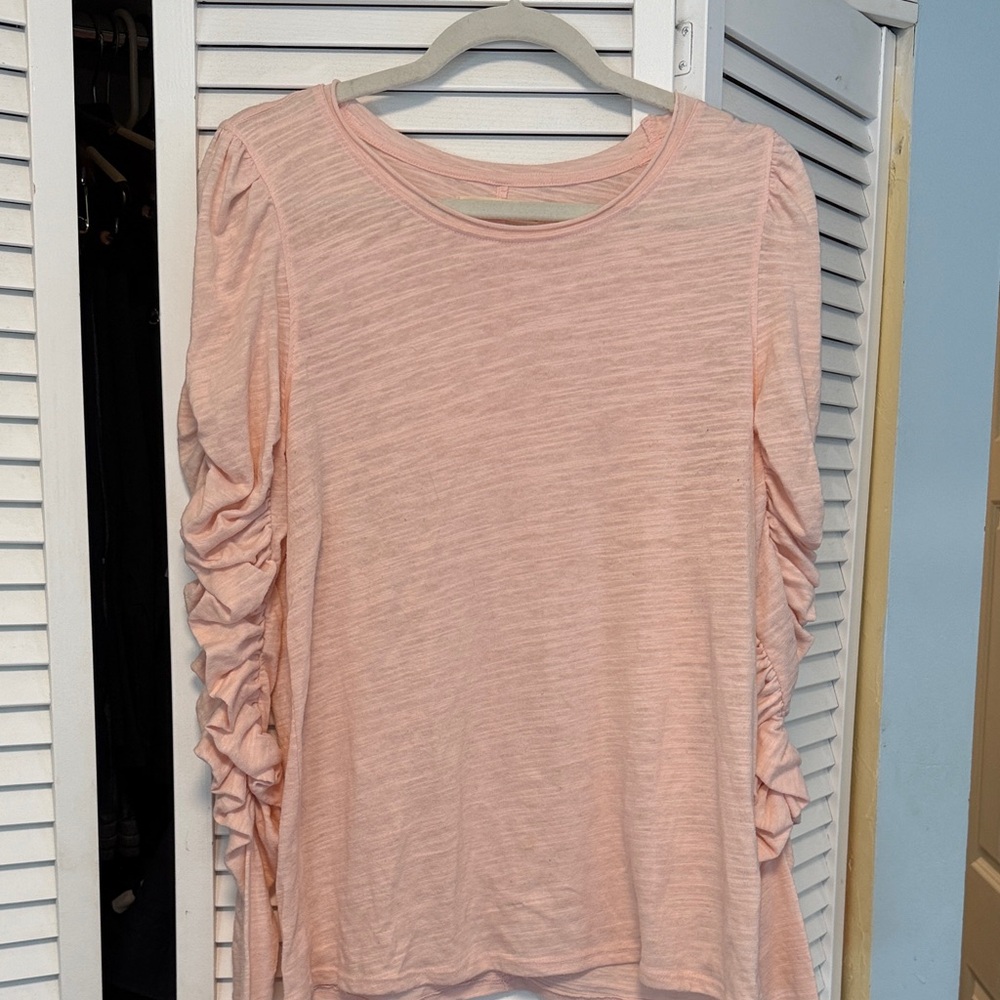 We The Free Light Pink Ruched Sleeve Top